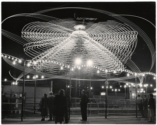 Illustration for article titled Light Paintings That Make the Real World Look like Tron